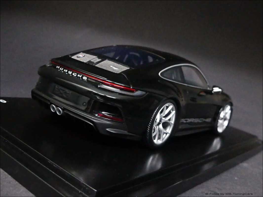 1:18 Porsche 911 992 S/T BlackEdition 911/ Spark inkl OVP Vitrine